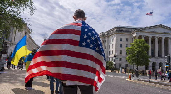 Ukrainische und westliche Staats und Regierungschefs loben US Hilfspaket waehrend der