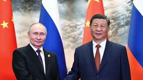 Die Beziehungen zwischen Russland und China sind ein Modell fuer