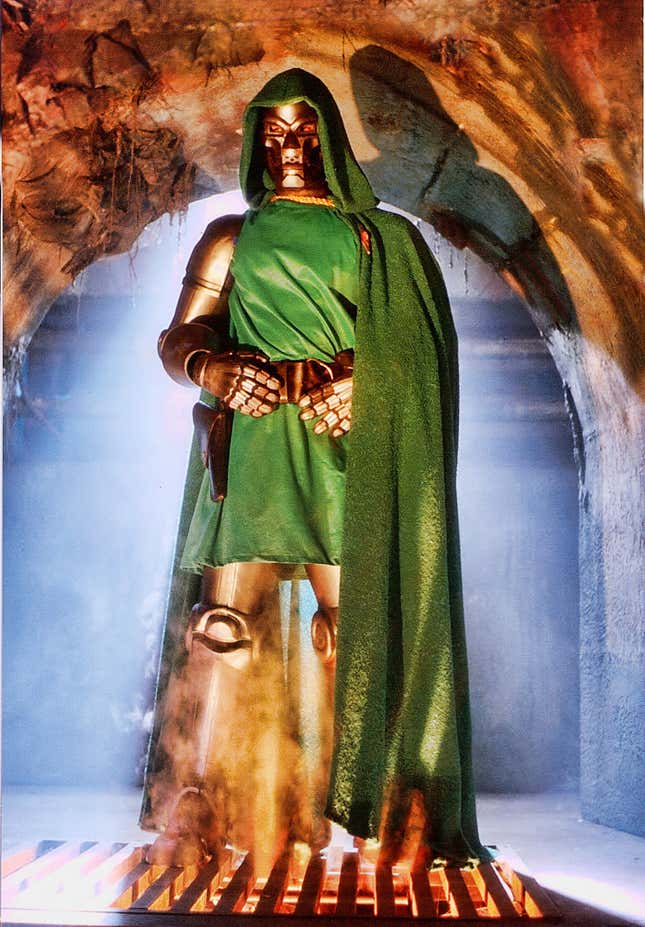 Täter im Kostüm als Doctor Doom