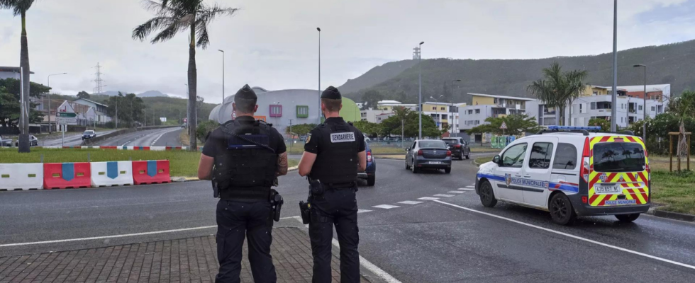 Frankreich Truppen stationiert TikTok verboten da Neukaledonien von toedlichen Unruhen