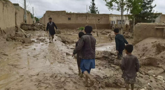 Heftige Regenfaelle loesten im Norden Afghanistans Sturzfluten aus bei denen