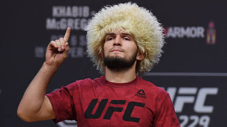 Konten von MMA Star Khabib sind wegen Steuerschulden in Hoehe von