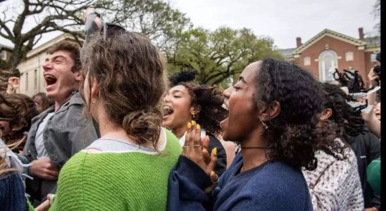 Pro palaestinensische Demonstranten besetzen ueber Nacht die Universitaet Amsterdam