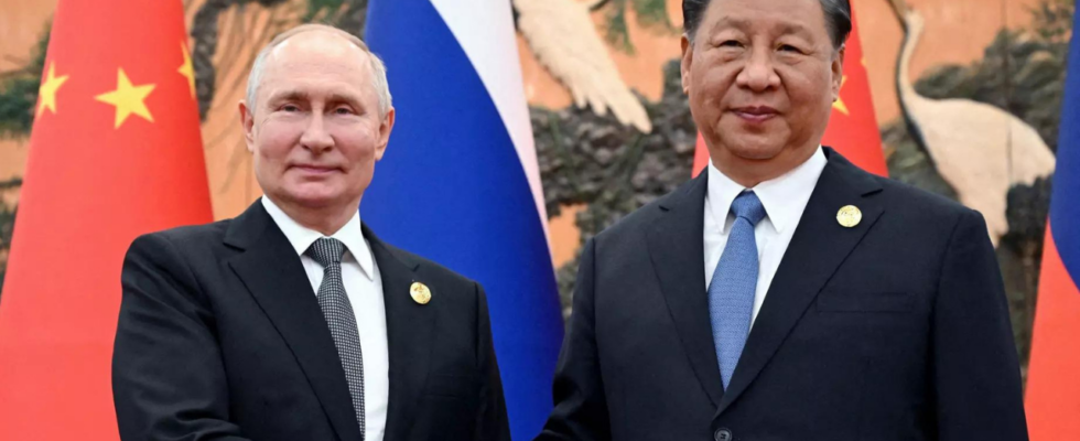 Putin besucht Xi waehrend die USA China wegen Beziehungen mit