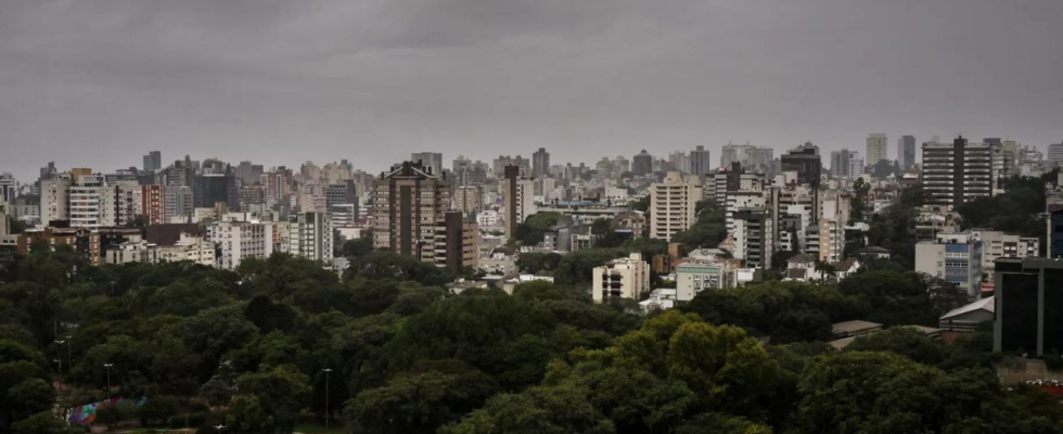 Schwere Regenfaelle kehren nach Suedbrasilien zurueck und ueberschwemmen sogar hoeher