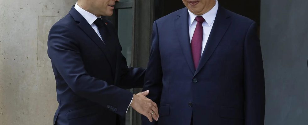 Xi Jinping fordert Macron auf China dabei zu helfen einen