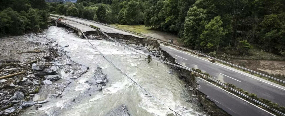 2 Tote 1 Vermisster nach sintflutartigen Regenfaellen die in der