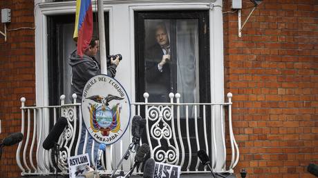 Assange „lebendig begraben weil er die Wahrheit sagte – ehemaliger