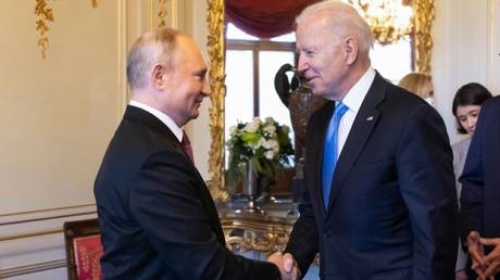 Biden behauptet er habe Putin in den 1980er Jahren gekannt