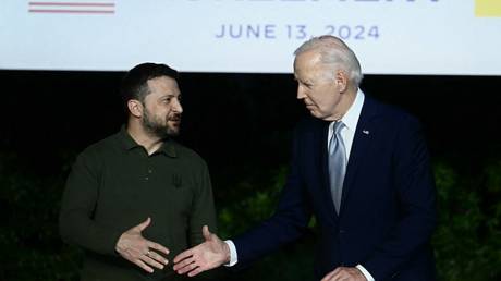 Biden und Selenskyj unterzeichnen Sicherheitspakt — World