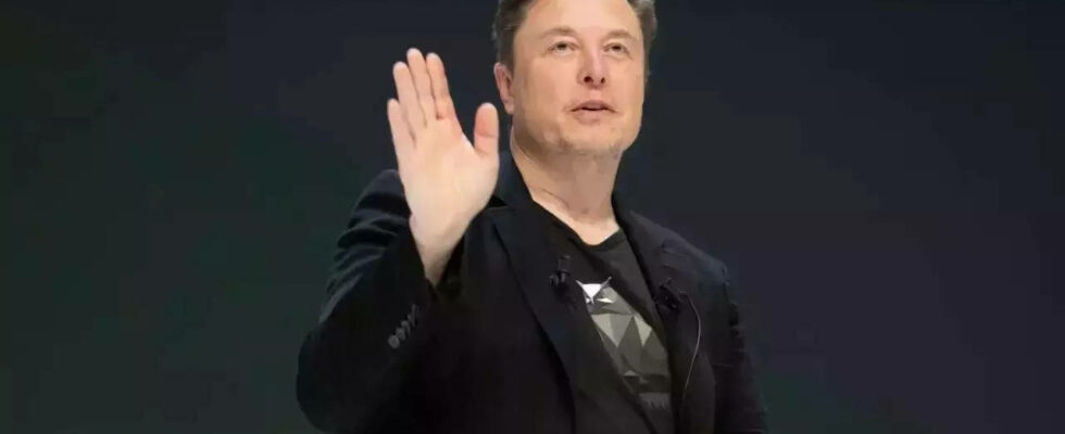 Elon Musks SpaceX erhaelt 843 Millionen Dollar fuer die Entsorgung