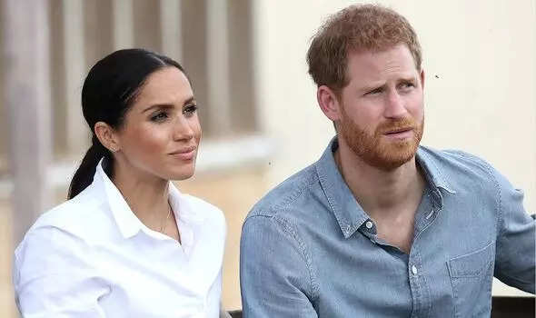 Harry „bedauert die Geburtstagsfeier des Koenigs verpasst zu haben Meghan