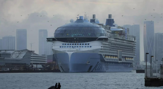 Ikone der Meere Feuer bricht auf dem groessten Kreuzfahrtschiff der