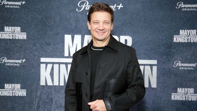 Jeremy Renner ist zu sehr mit seiner Genesung beschaeftigt um