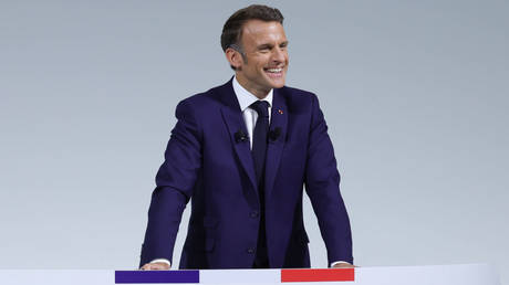 Macron bleibt auf Kurs – PM — World