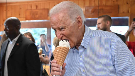 Biden bekam am National Ice Cream Day kalte Fuesse FOTO