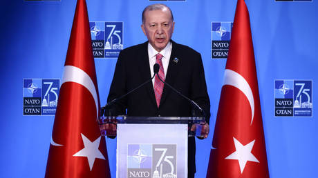 Erdogan „folgt dem Weg Saddam Husseins – Israelischer Aussenminister —