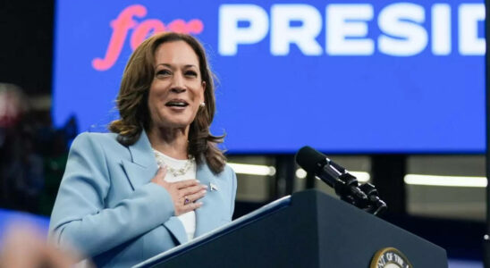 Kamala Harris Hat Kamala Harris ihre Mitarbeiter gebeten aufzustehen und