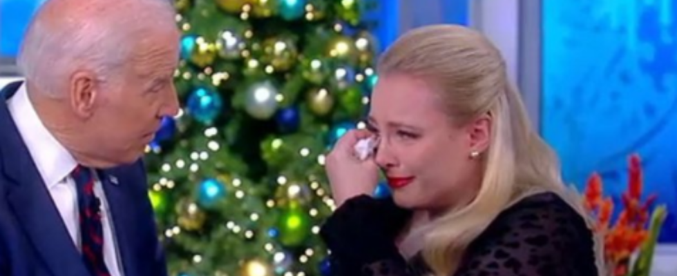 Meghan McCain Meghan McCain wird gebeten gegenueber X den Mund