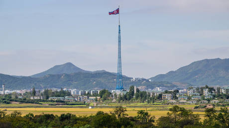 Nordkorea stellt fuer staatliche Fernsehuebertragungen auf russischen Satelliten um –