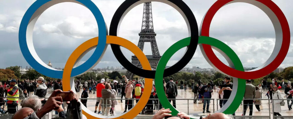 Paris 2024 Demonstranten skandieren „Heil Hitler und zeigen den Nazigruss