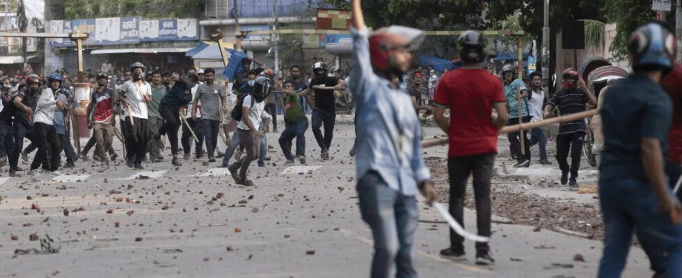 Quotendemonstranten in Bangladesch verkuenden heute landesweiten Shutdown Premierministerin Hasina „bedauert