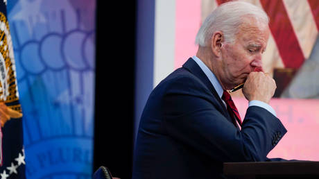 Republikaner fordern Biden zum Ruecktritt auf — World