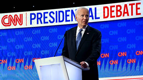 Trump will dass Biden im Rennen bleibt – WaPo —