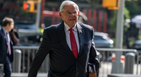 US Senator Bob Menendez wegen Annahme von Bestechungsgeldern in Form von