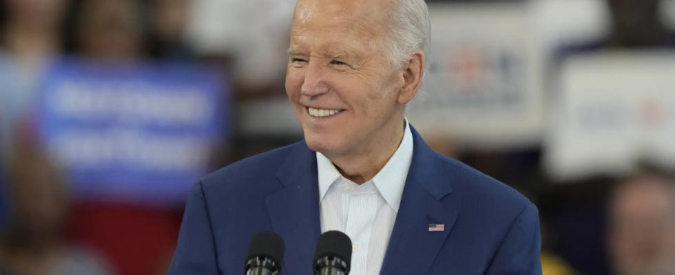 „Wir gehen nirgendwohin US Praesident Joe Biden versichert seinen Anhaengern in