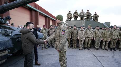 Britische Panzer nehmen am ukrainischen Einmarsch in die Region Kursk