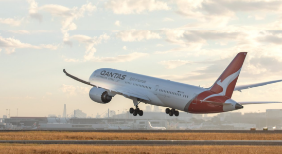 Qantas DIESE Fluggesellschaft verkauft versehentlich First Class Sitze fuer ein paar Cent