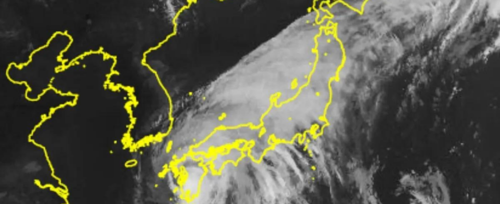 Taifun Shanshan „Hoechste Warnstufe herausgegeben als Taifun Shanshan in Japan