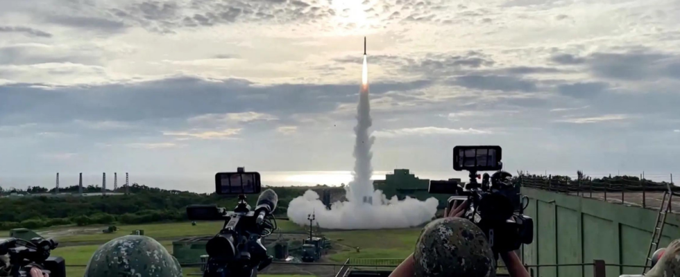 Taiwan fuehrt Raketenuebungen auf sensiblem Testgelaende durch