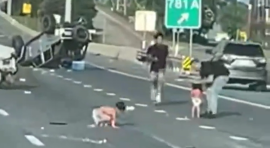 Texas Achtung Zwei Kleinkinder nach Autounfall auf texanischem Highway gestrandet