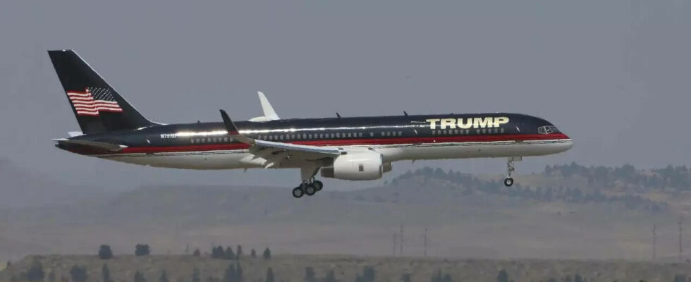 Trumps Flugzeug auf dem Weg zu einer Kundgebung in Montana