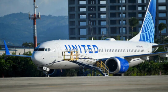 United Airlines Flug muss nach schweren Turbulenzen notlanden viele Verletzte