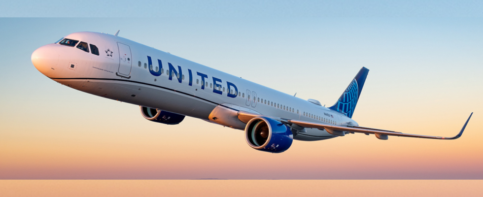 United Airlines United Airlines geraet wegen Anstecker mit palaestinensischer Flagge