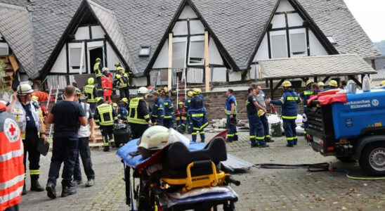 Zwei Tote bei Hoteleinsturz im Moseltal ein Gast noch immer