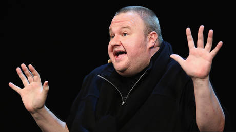 „US Kolonie liefert Kim Dotcom aus — World