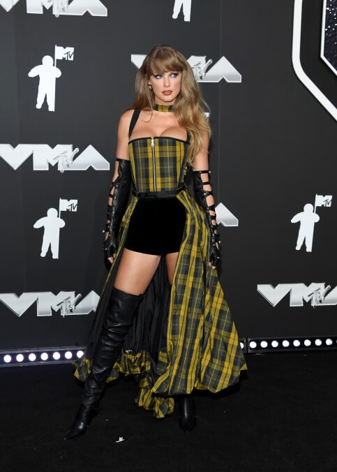 1726133241 871 Der schwarze Teppich der MTV VMAs 2024 Jeder „Hot „Huh