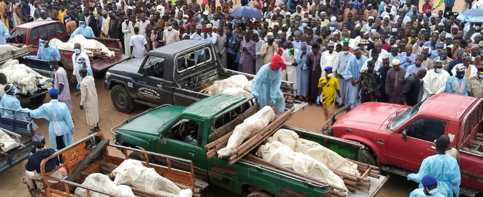 Boko Haram Kaempfer auf Motorraedern griffen ein nigerianisches Dorf an und