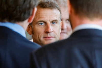 Frankreichs Praesident Emmanuel Macron ernennt neue Regierung – ein Rechtsruck