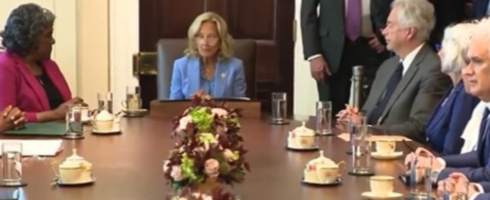 Jill Biden Warum Jill Biden an der Kabinettssitzung des Weissen