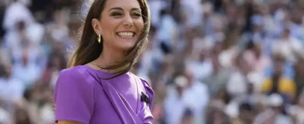 Kate Middleton tritt zum ersten Mal oeffentlich auf seit sie