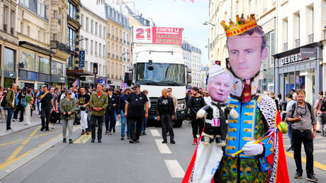 Tausende protestieren gegen neue Regierung in Frankreich FOTOS VIDEOS —