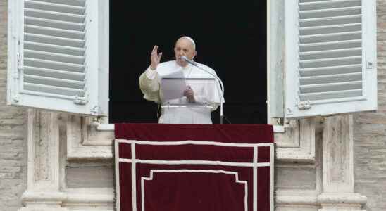 In his Sunday prayer of the Angelus the Pope again