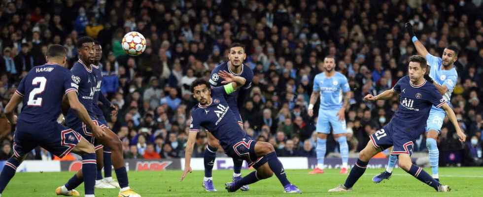 PSG beaten by Manchester City but qualified