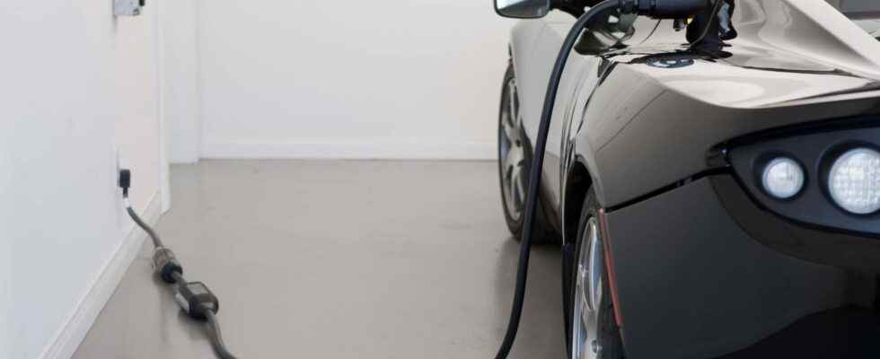 Electric car what is the cost of charging at home