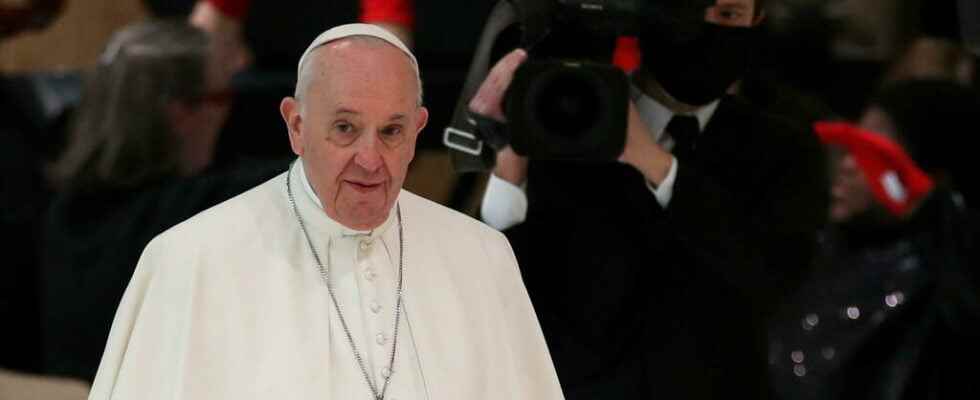 Pope Francis begins four day trip to the Mediterranean